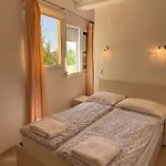 Beachfront شقة بريلا