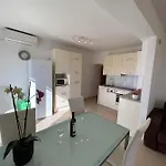 شقة Beachfront بريلا