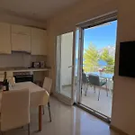 Beachfront شقة بريلا