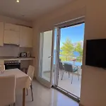 Beachfront شقة