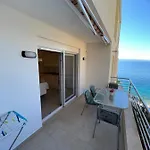 Beachfront شقة