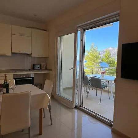 Beachfront Apartman Brela