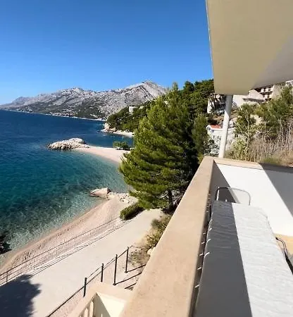 Beachfront Apartman *
