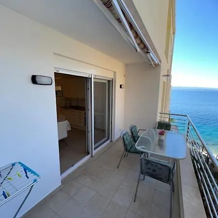 Beachfront Apartman