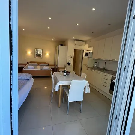 Beachfront Apartman Brela